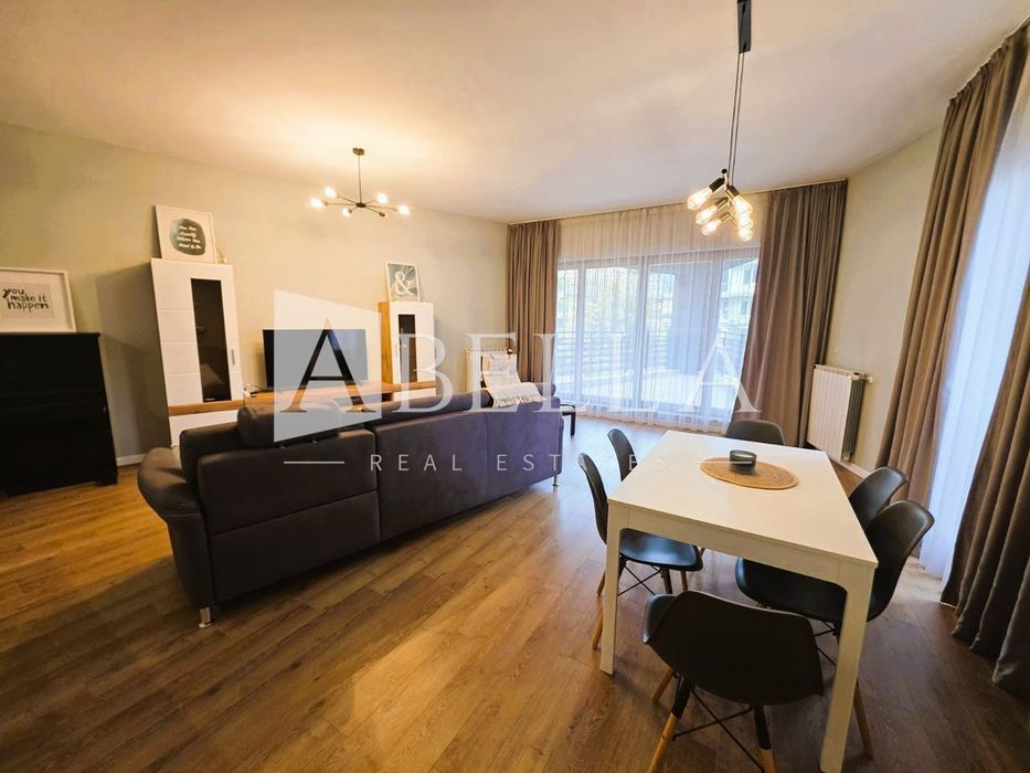 Дава се под наем Тристаен апартамент в София, Изток - 150 кв.м за 947.58 € - Снимка #1