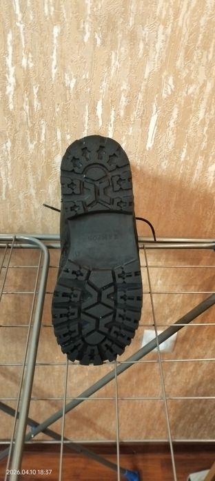 Продам берцы с мехом