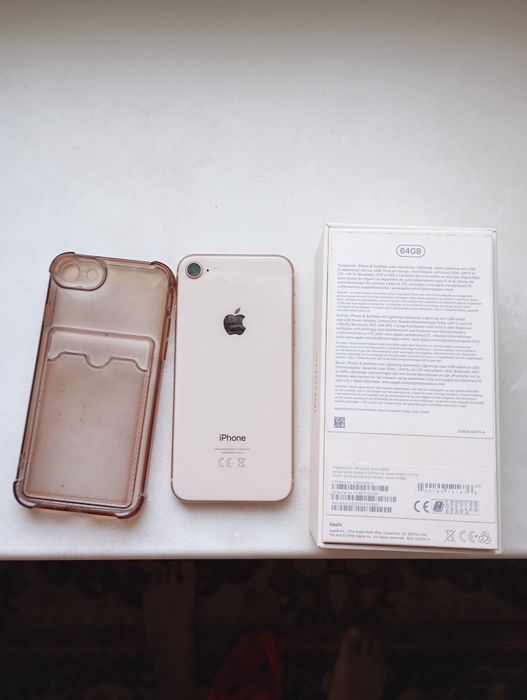 Продам айфон 8 в хорошем состоянии