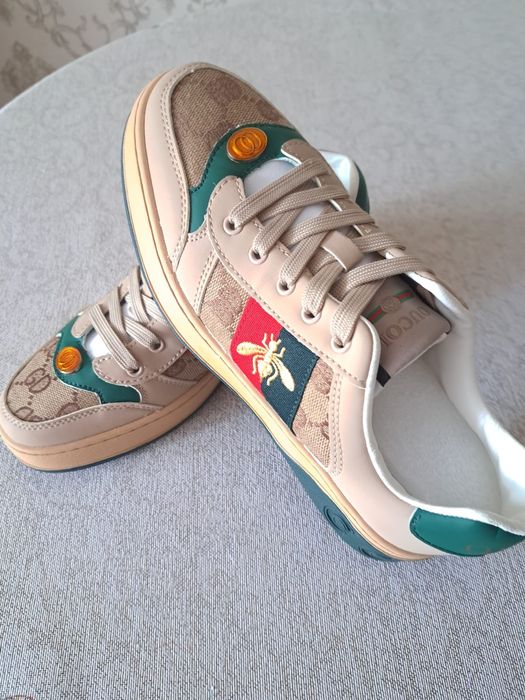 Кроссовки новые  ко