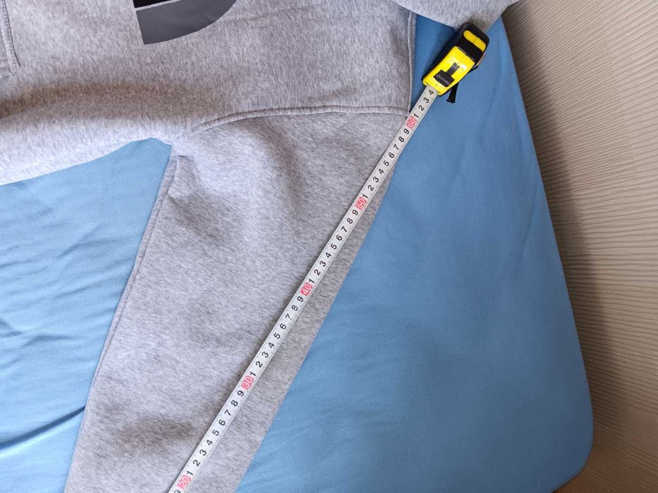 НОВ сив суичър The North Face с качулка – размер М