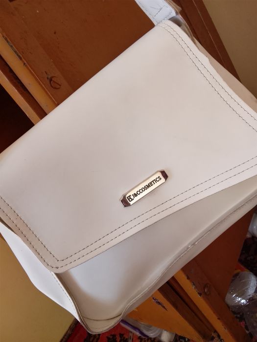 Ayollar uchun yelkama sumka