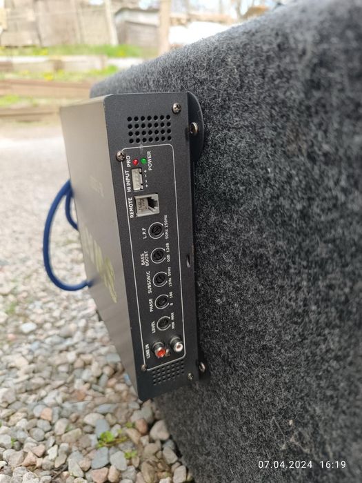 Автомобильный Сабвуфер