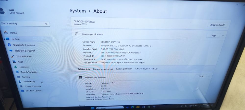Dell Inspiron 3593 8 Ram За части или поправка и ползване, но целия а