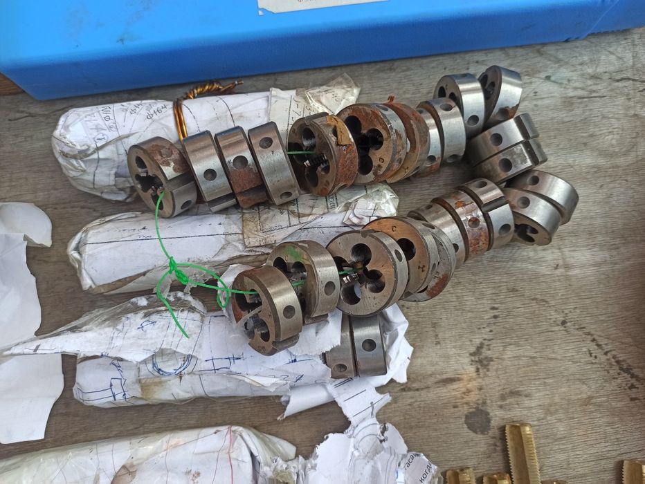 Плашки и метчики М16×1.5