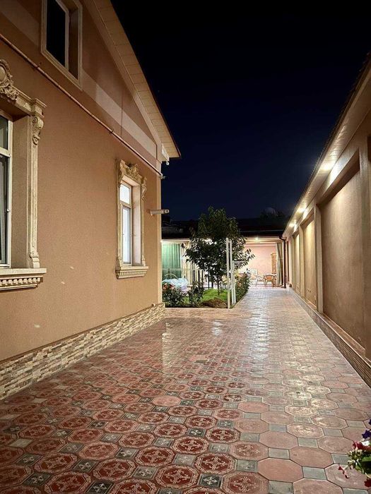 Уч Кахрамонда ховли сотаман. 5 сот. продаю участок со всеми удобствами