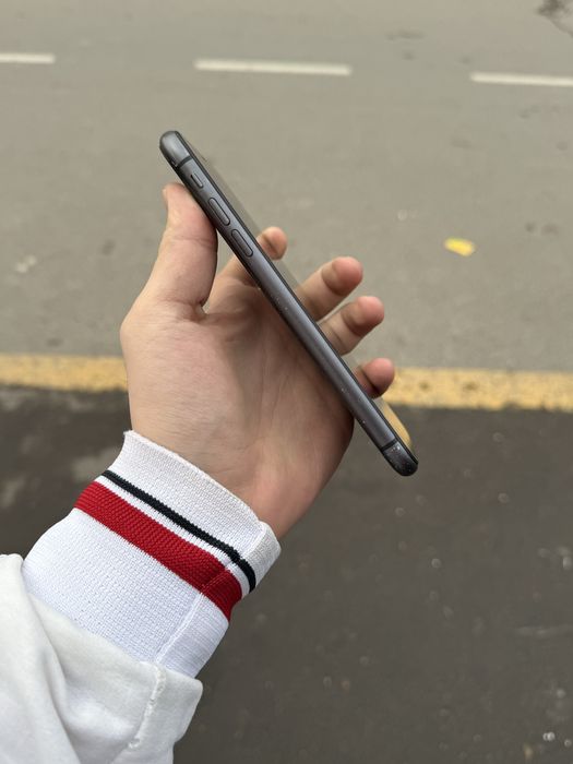 Iphone 11 64GB xolat narmalni