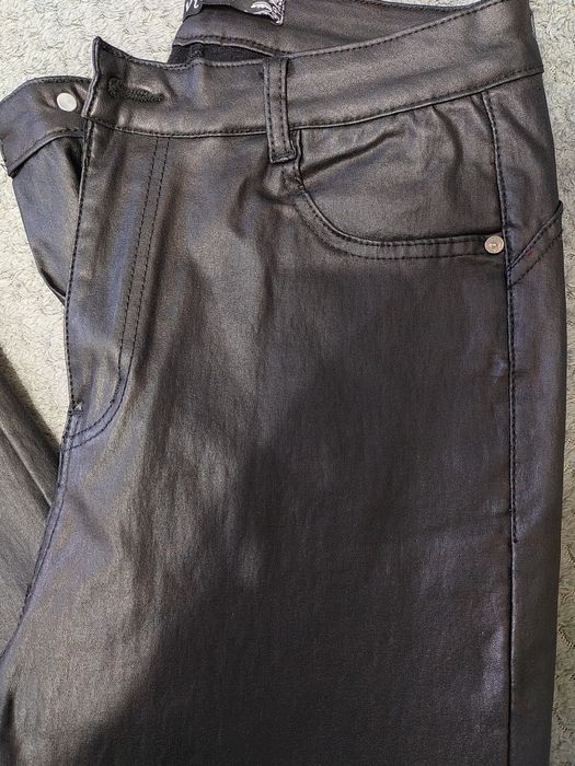 Pantaloni imitație piele femei