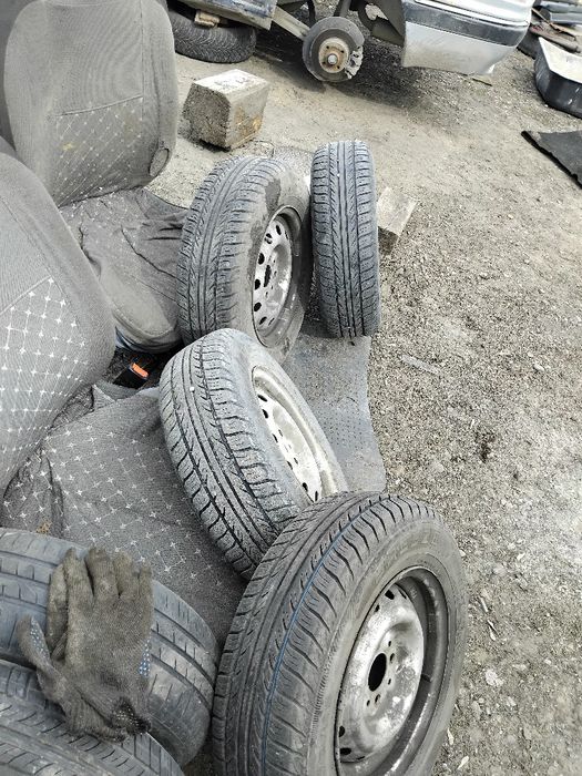 Продам шины с дисками на R13