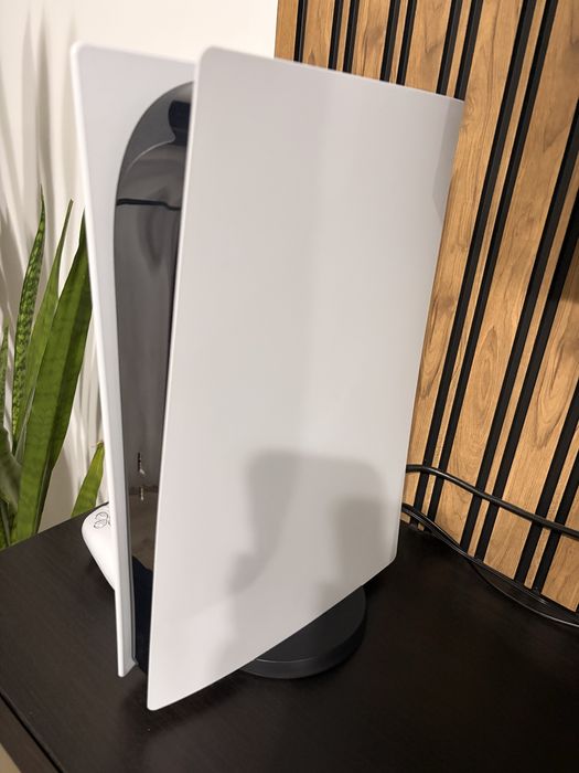 Vand Playstation 5 Digital Edition 825gb