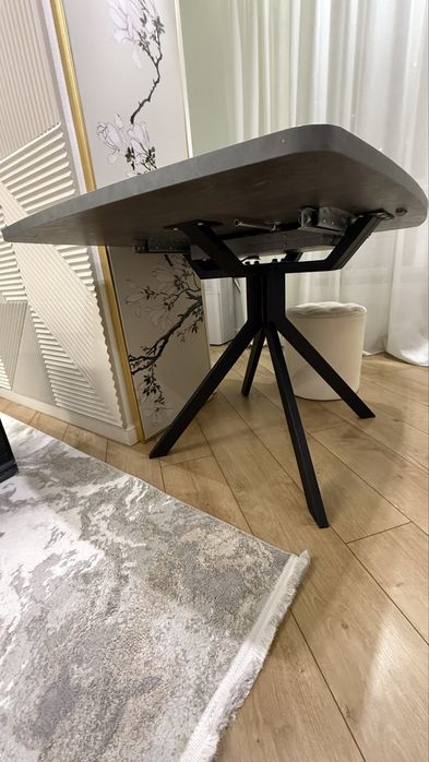 Продам кухонный стол