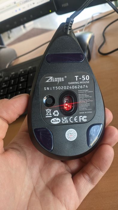 Продавам мишка вертикална Zelotes Jomaa