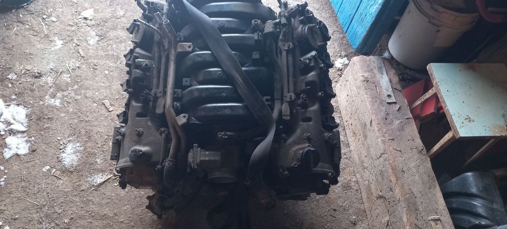 Двигатель  на запчасти  от LS  460