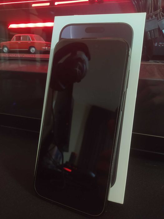 iPhone 16 Pro Max 256GB • Перфектен • Гаранция до 2027 • Пълен комплект