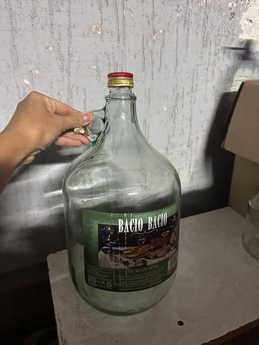 Продам 5 литровые бутылки !