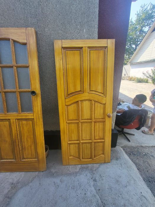 Продам двери в хорошем состоянии