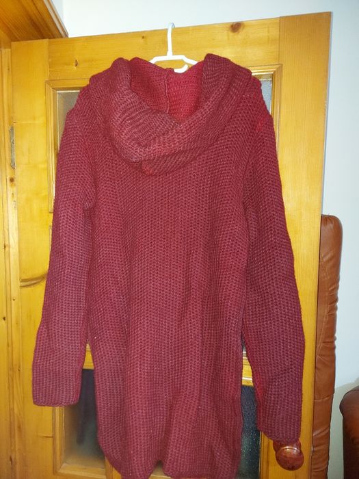 Cardigan de culoare visinie