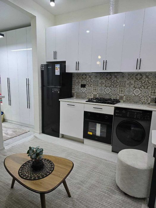 Ориентир: ул. Шота Руставели, Южный вокзал Площадь: 30 м² + 4 м² евро;