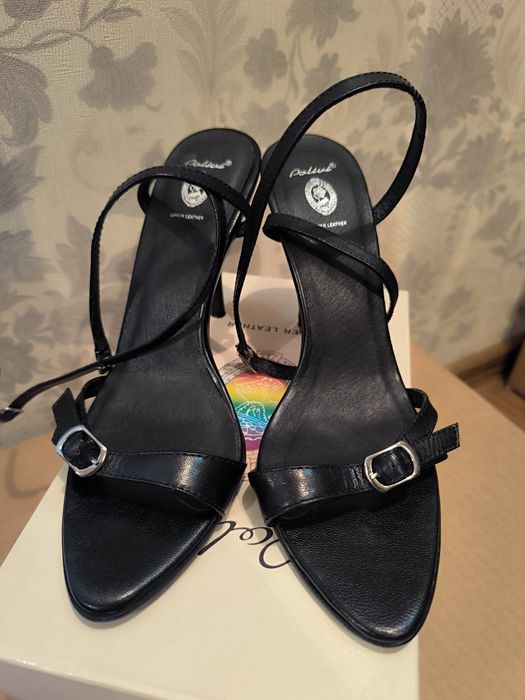 Продам босоножки 37 размера