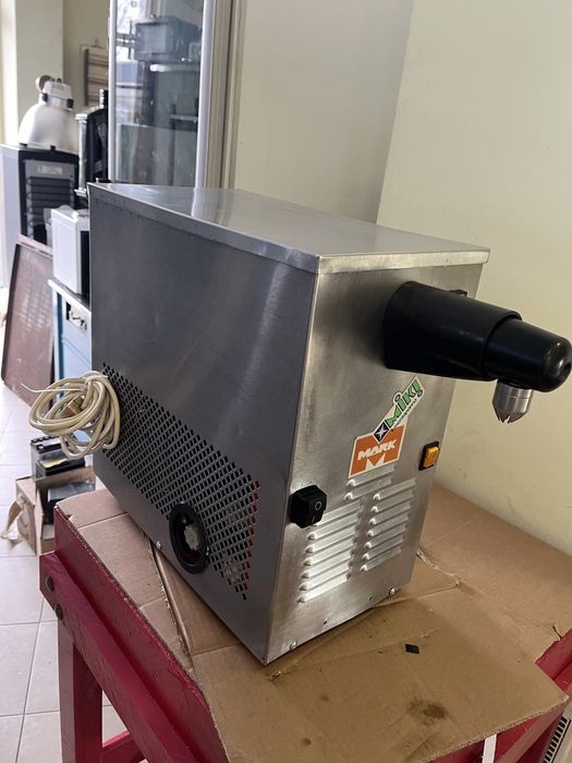 Машина за сметана професионална