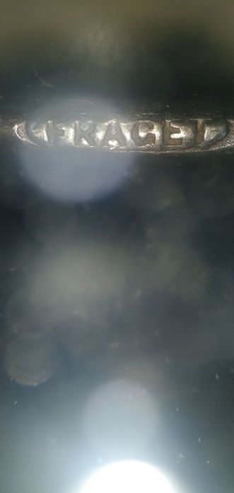 Продаются подставки для столовых приборов и щипцы