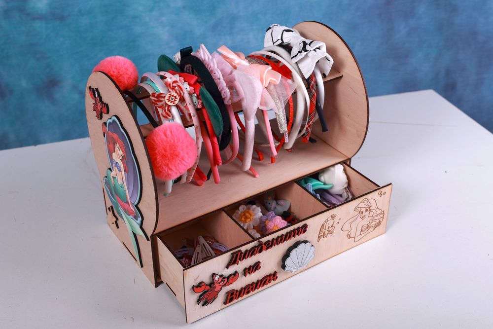 Нови модели ! Поставки за диадеми