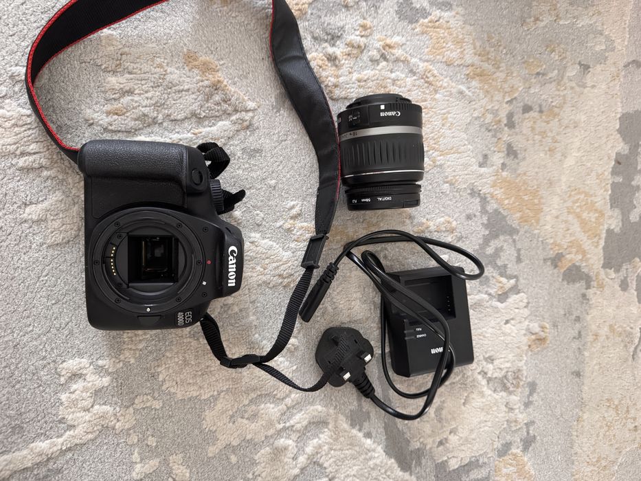 набор с камерой Canon 4000D
