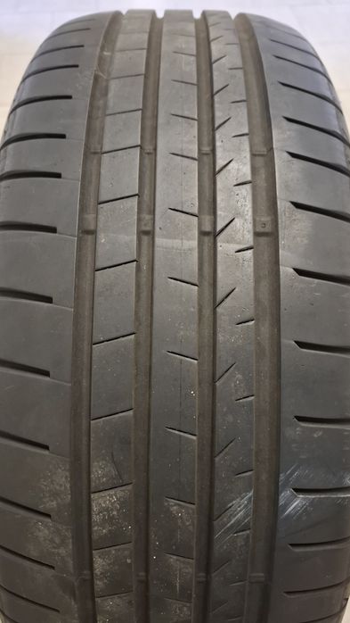 Единична лятна гума Bridgestone 235 45 20