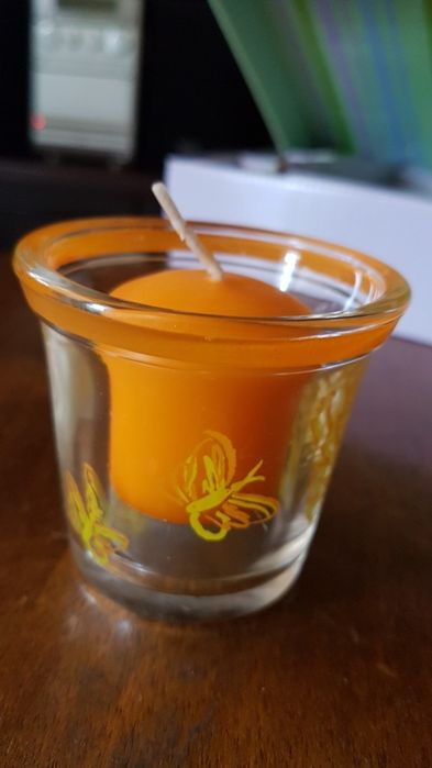 Стилен  стъклен свещник