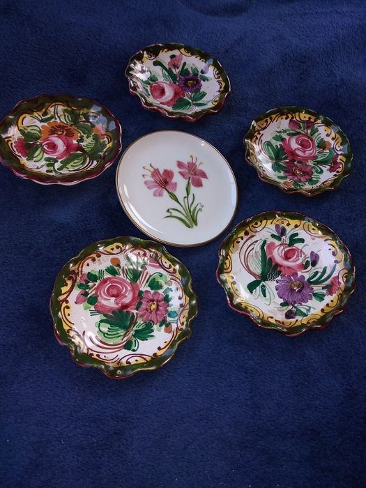 Декоративни чинии с флорални мотиви и пролетно настроение