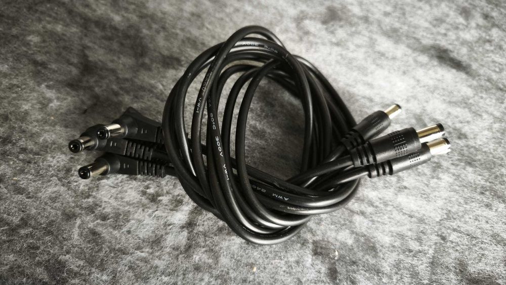 Alimentator pedale chitara PALMER PWT04 - Garantie