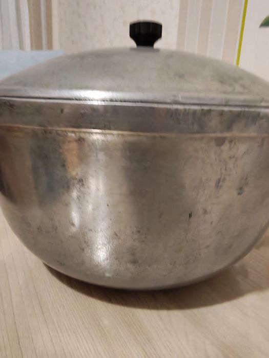 Продам чугунный казан