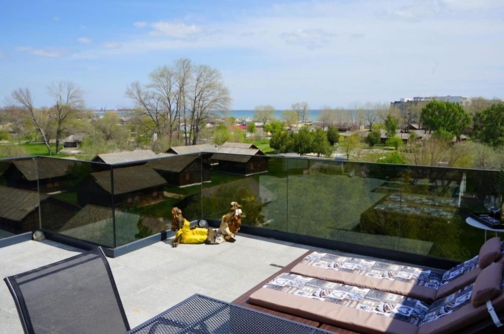 Stunning penthouse  with private parking