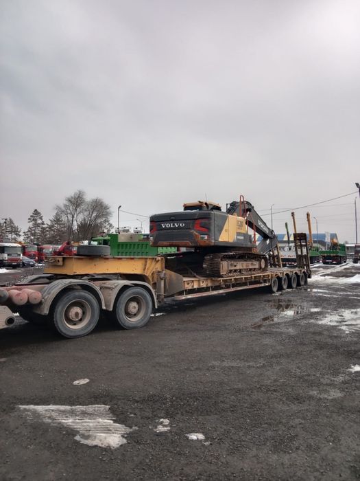 Гусеничный экскаватор