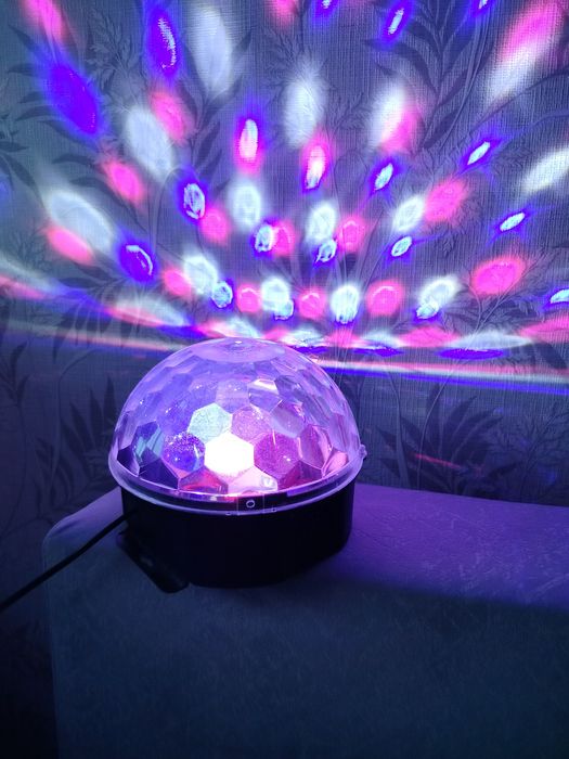 Световая музыкальная колонка