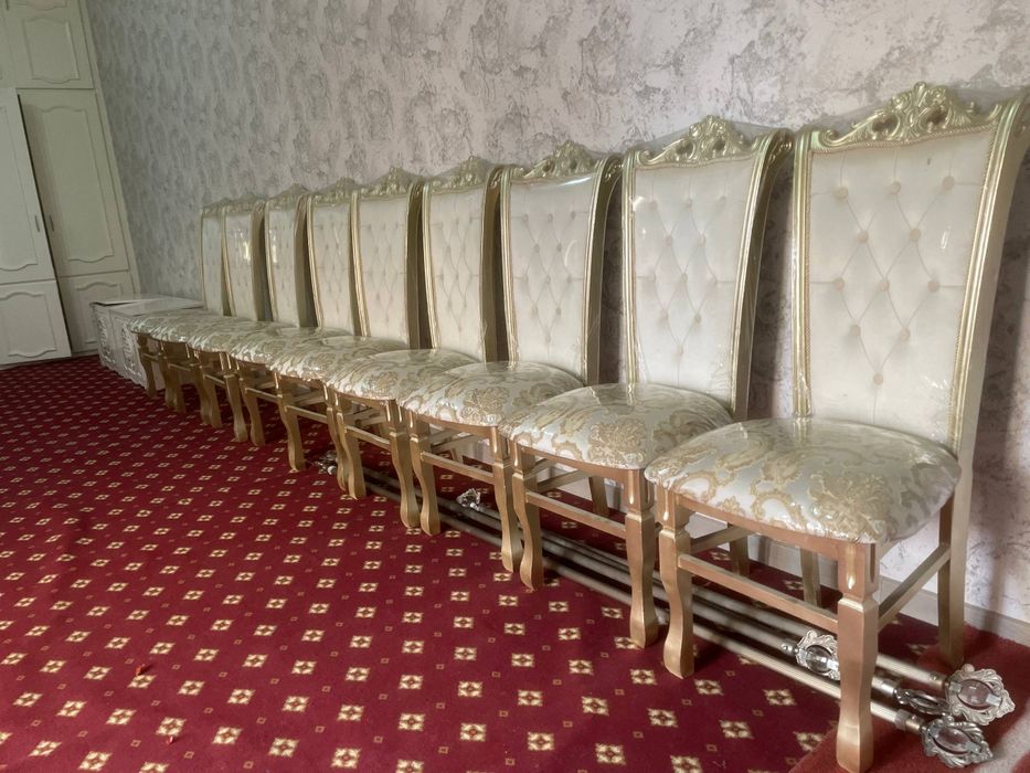 Продаётся сто стул