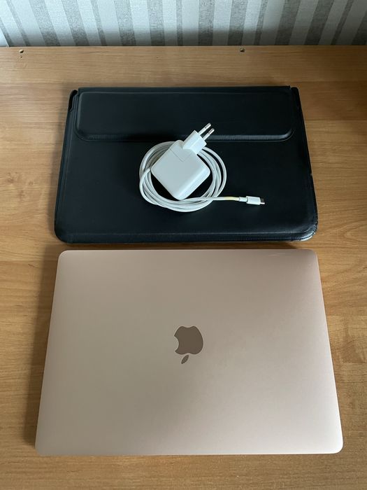 MacBook Air M1 8ГБ/256ГБ