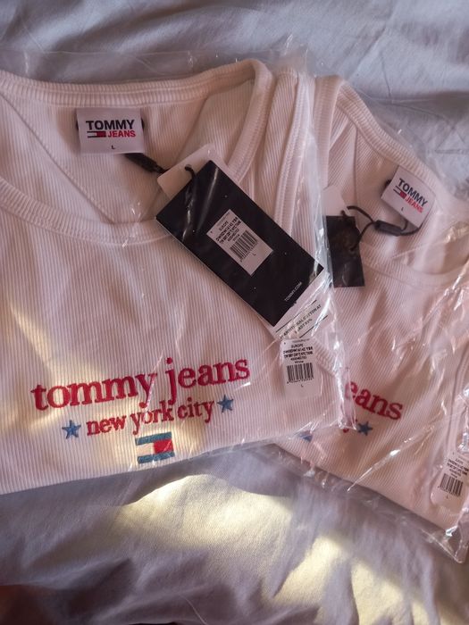 top tommy jeans white