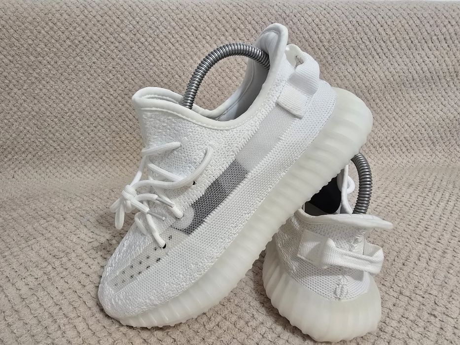Adidas Yeezy  nr 41-45 pret 350 lei
