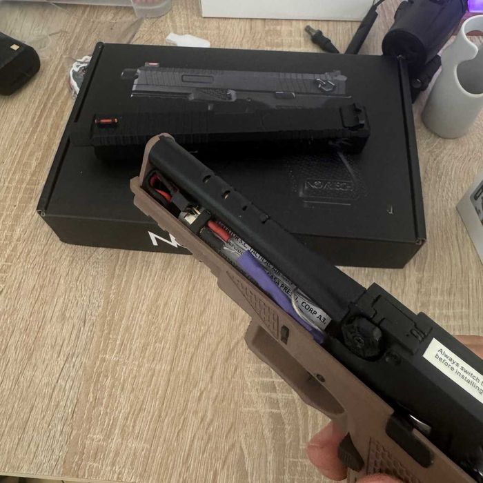 Pistol Novritsch SSE18 Gen2 + toc și platformă coapsă