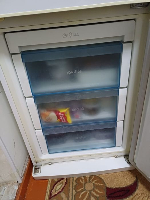 Продам холодильник