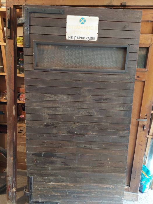Дървена гаражна врата 110*220