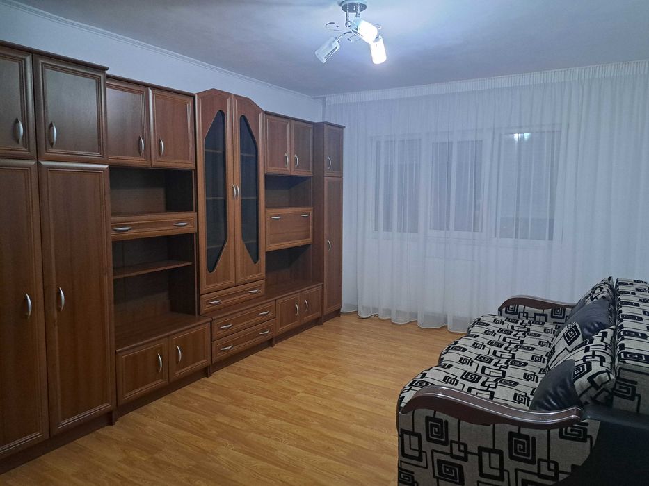 Dau  in chirie  pe termen lung  apartament cu  o  camera