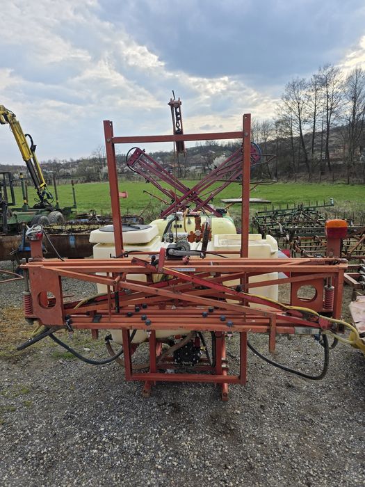 Instalatie erbicidat in tiranti la tractor 400 litri si 12 metri