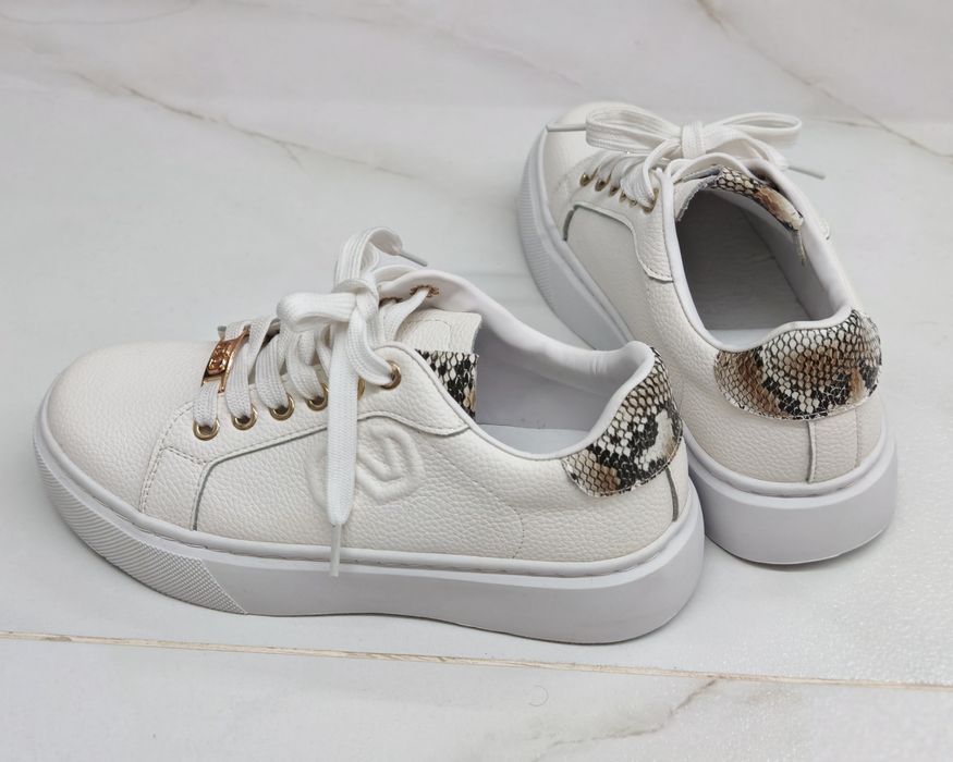 Кроссовки 36 размер. Новый