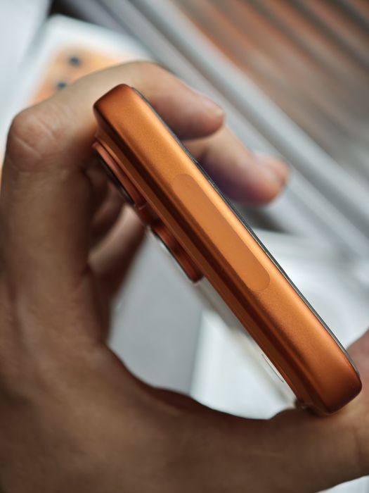 Продам iPhone 17 Pro Max esim