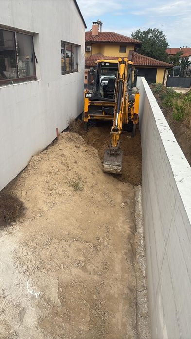 Услуга с багер jcb 1cx, jcb 3cx, валяк, самосвали, малък багер