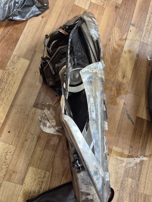 Авто крыло и фар