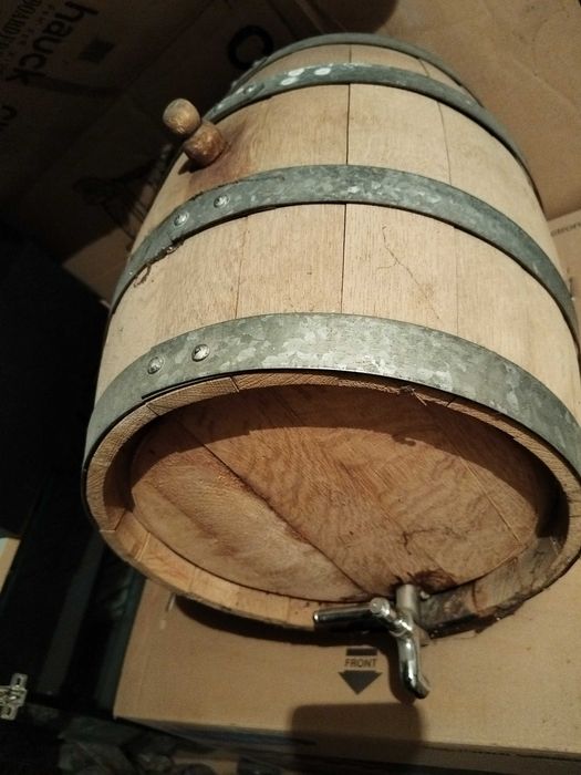 Дървено буре 10 литра с метална канелка