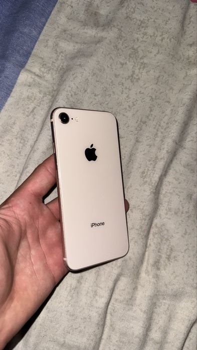 Iphone 8 dolati yaxwi